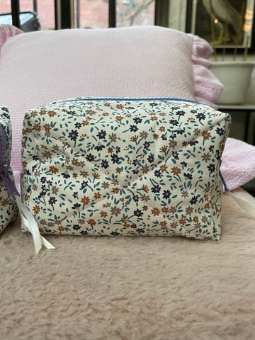 Cosmetic bag