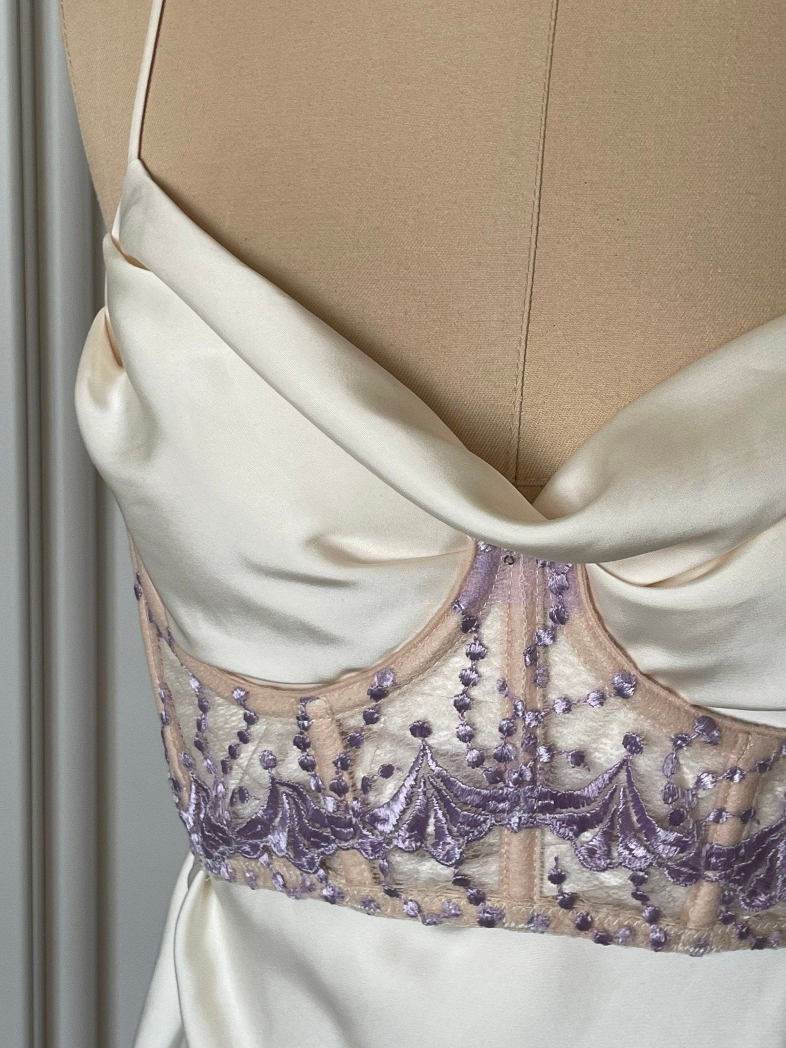 Cupless lilac corset - Pastel Artwear