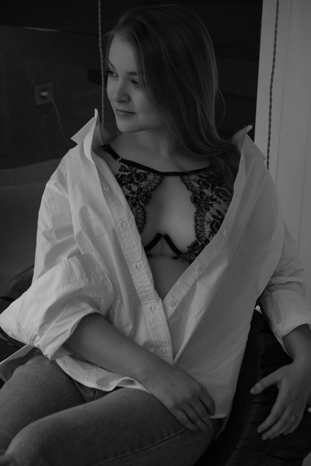 Seductive Elegance: Black Floral Embroidered Lingerie Set - Pastel Artwear